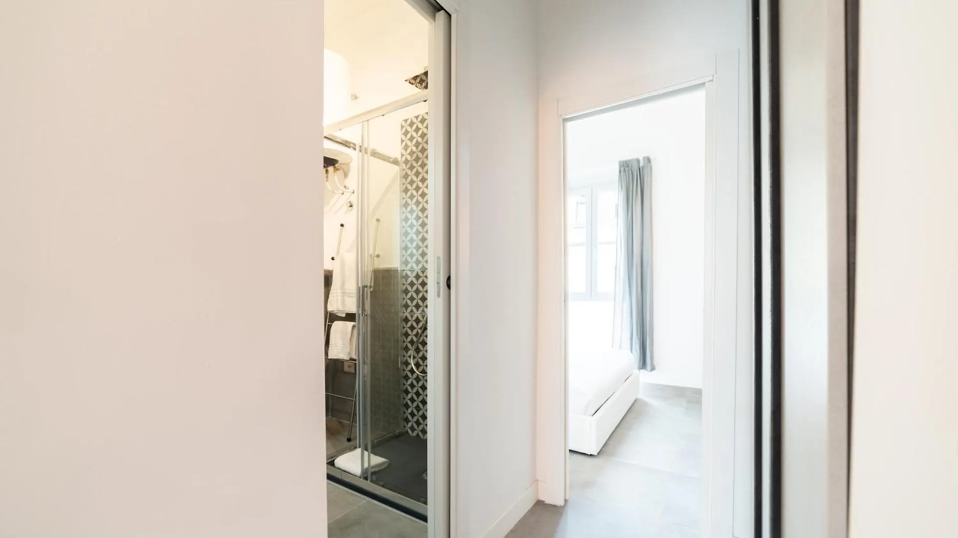 15Min To Duomo, Modern 1 Bedrm Flat Ac, 5G Wifi Apartment Milan Italy