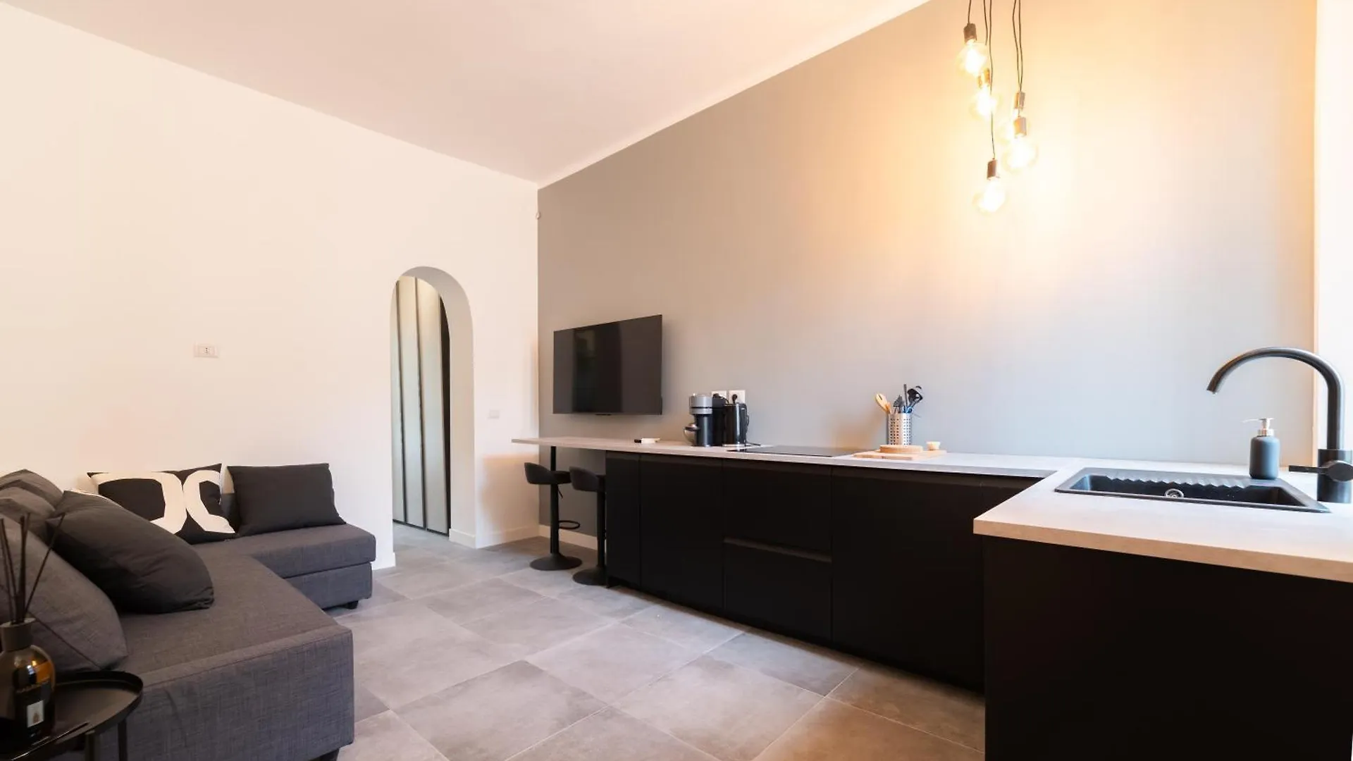 15Min To Duomo, Modern 1 Bedrm Flat Ac, 5G Wifi Apartment Milan 0*,