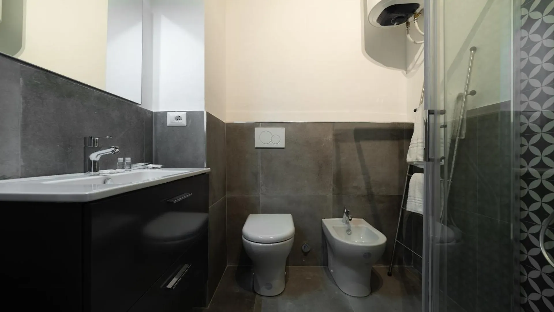 15Min To Duomo, Modern 1 Bedrm Flat Ac, 5G Wifi Apartment Milan